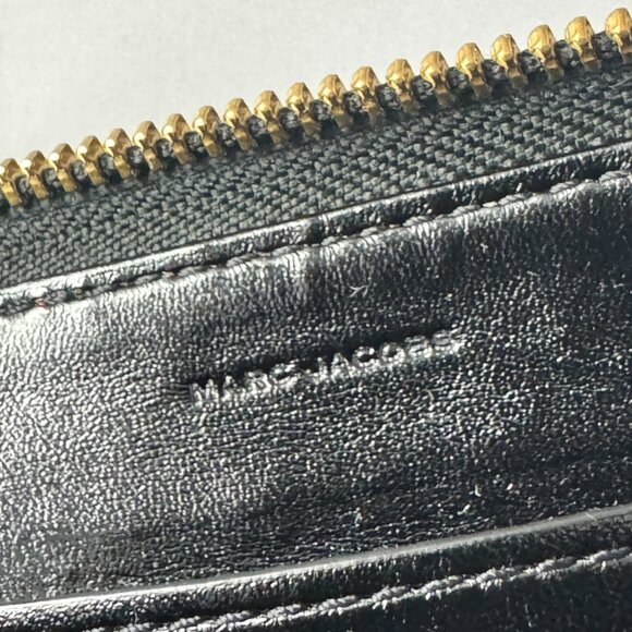 Marc Jacobs LEATHER ZIP AROUND WALLET IN TRUE RED - Picture 5 of 15